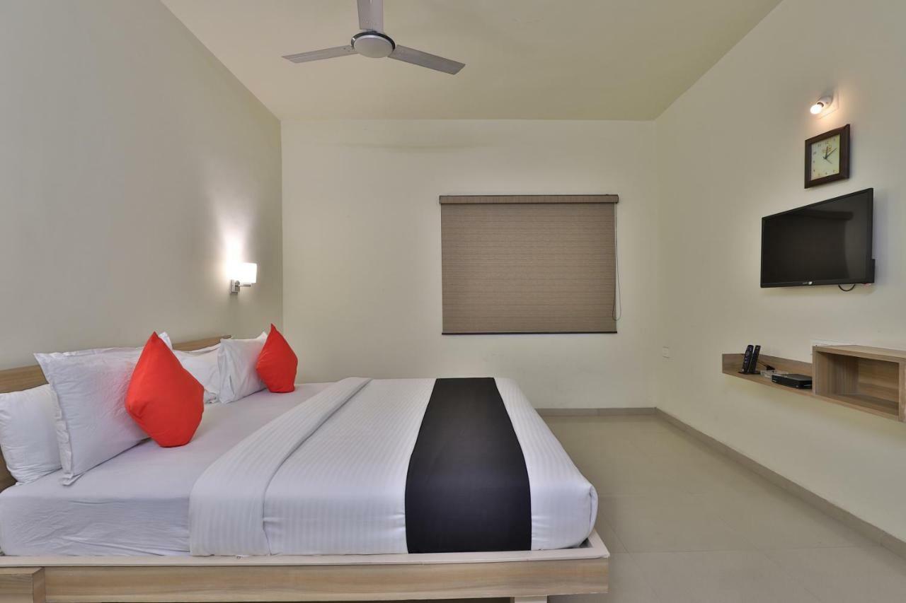 Capital O 47284 Atithi Resort Bharuch Esterno foto