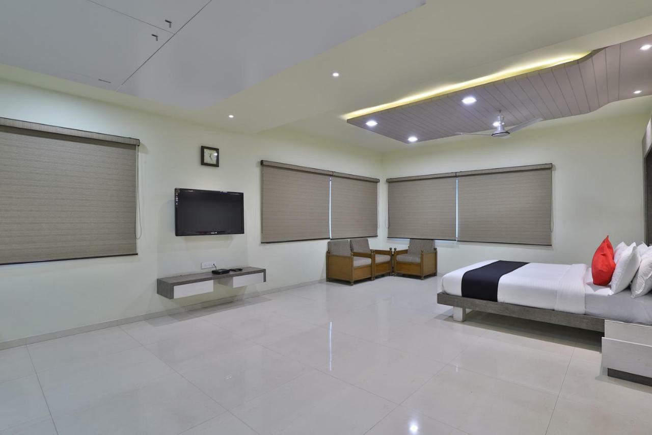 Capital O 47284 Atithi Resort Bharuch Esterno foto